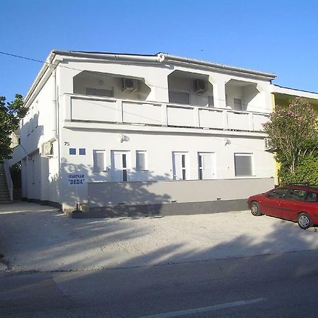 Deda Apartments Pag Town Esterno foto