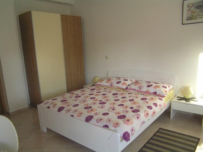 Deda Apartments Pag Town Esterno foto